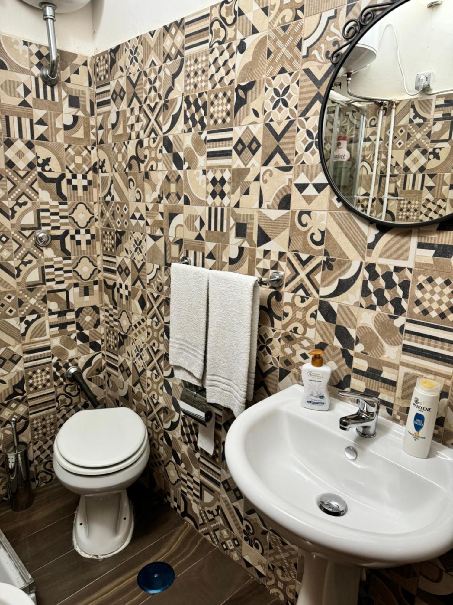 Room Station Giulia Naples Exterior photo